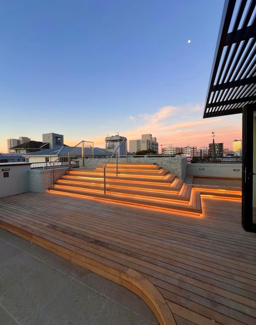 1 Bedroom Property for Sale in Sea Point Western Cape